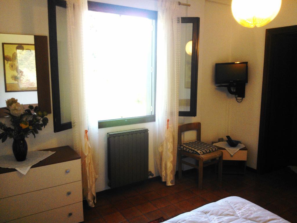 Villa Bredina Sale Marasino Chambre photo
